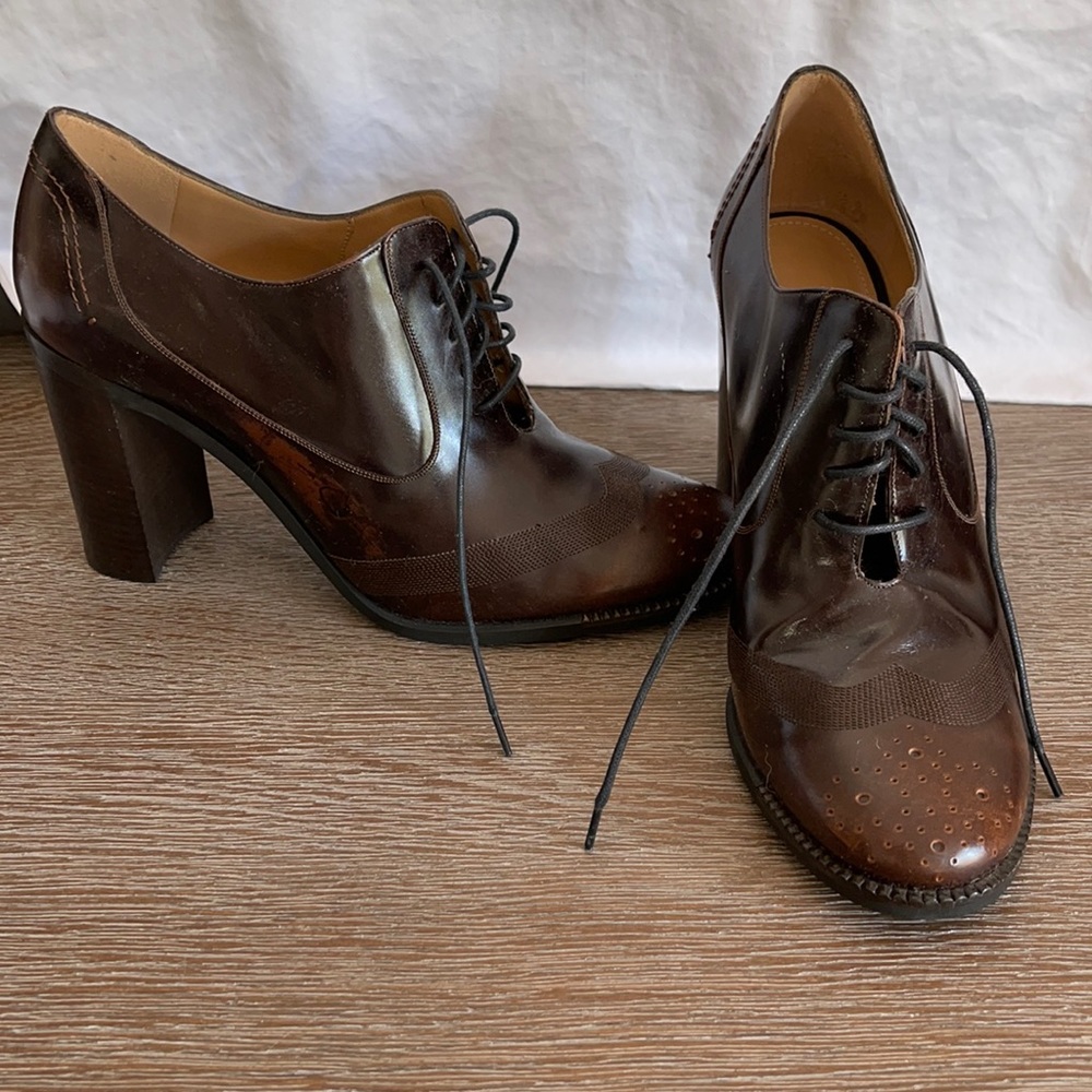 Women’s Ferragamo brown lace up heels NEW!!
